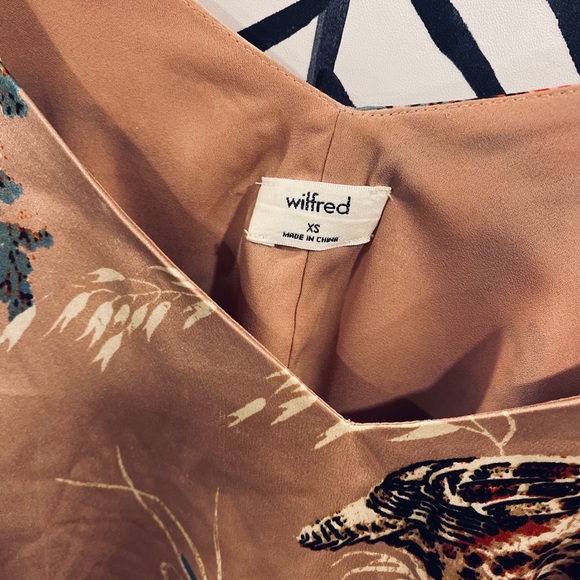 Wilfred Aritzia Satin “Cold Shoulder” Blouse - Picture 3 of 4